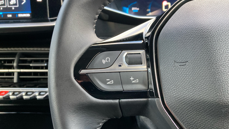 Peugeot 208 1.2 PureTech 100 Allure Premium + 5dr Petrol Hatchback